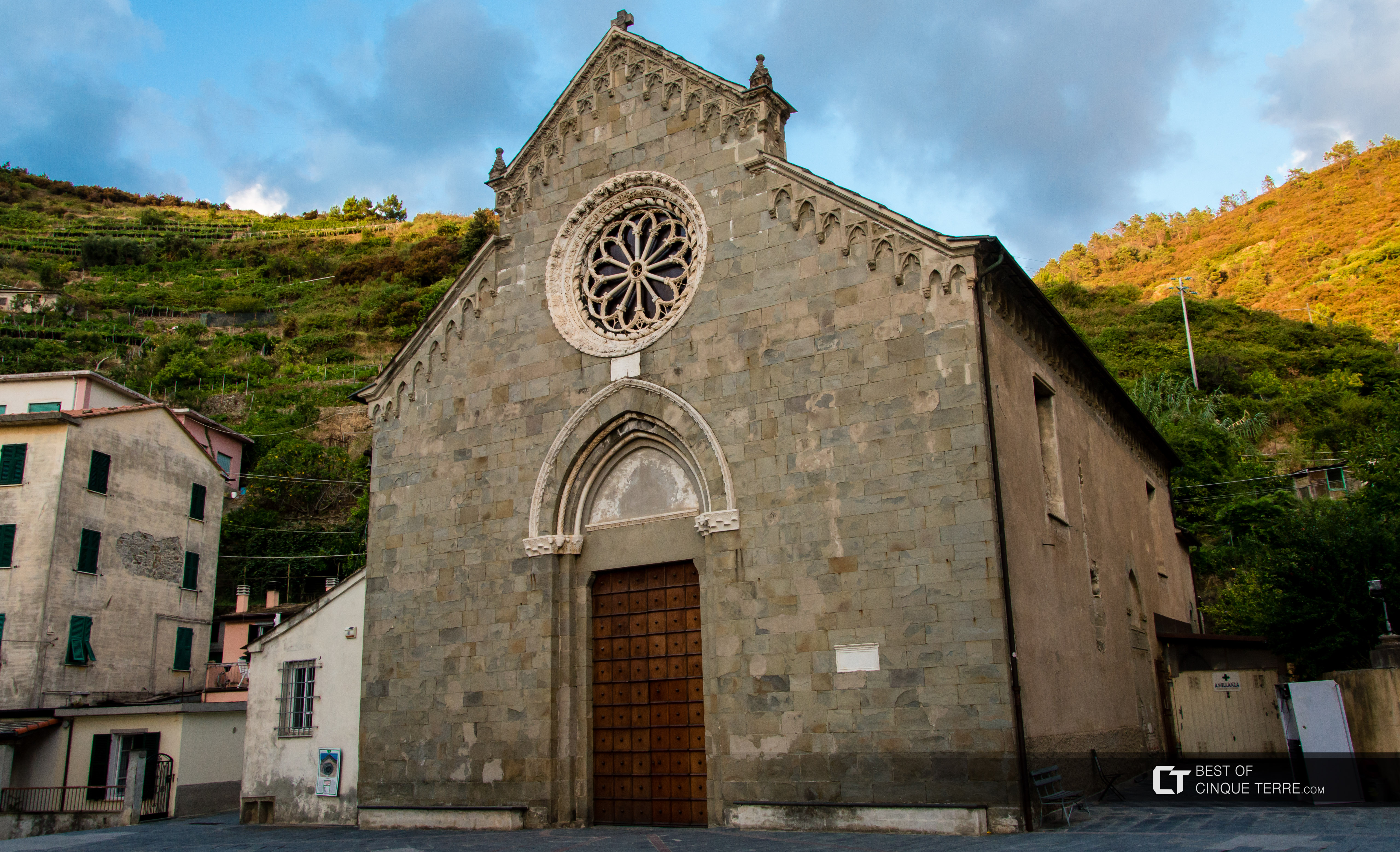Die Kirche San Lorenzo, Manarola, Cinque Terre, Italien