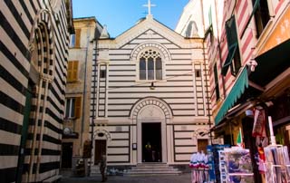 Kościół św. Jana Chrzciciela i kaplica Mortis et Orationis, Monterosso al Mare, Cinque Terre, Włochy