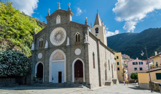 Iglesia de San Giovanni Battista, Riomaggiore, Cinco Tierras, Italia
