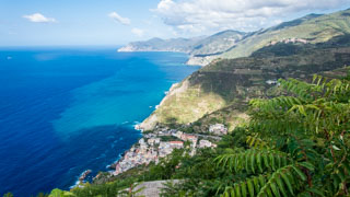 Vue sur la Riviera depuis le sanctuaire de Montenero, Sentiers, Cinque Terre, Italie