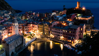 Vernazza di notte, Cinque Terre, Italia