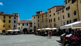 Piazza dell'Anfiteatro, Lucca, Italien