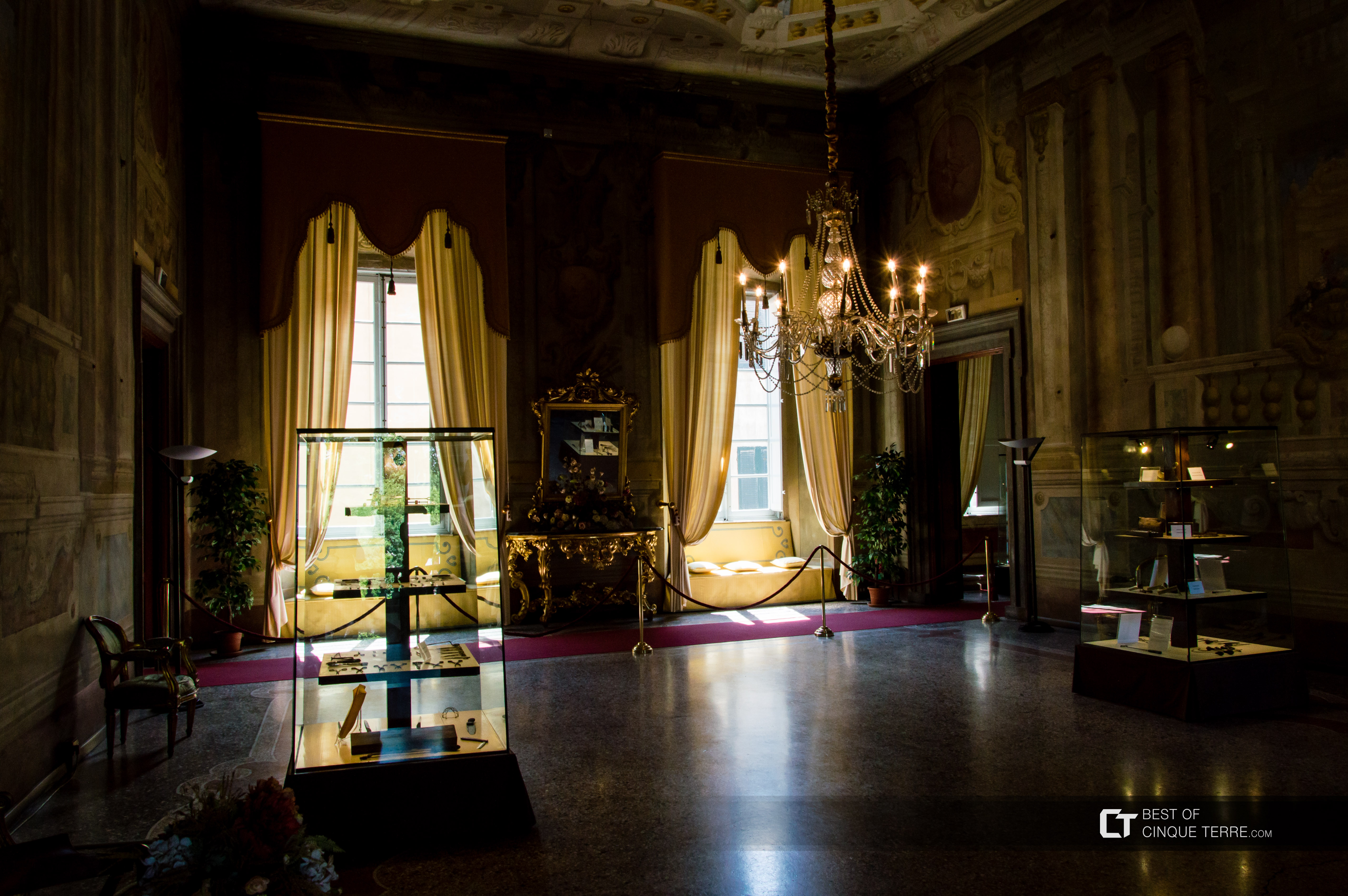 interior do Palácio Pfanner, Lucca, Itália