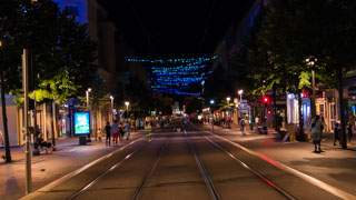 Avenue Jean Médecin di notte, Nizza, Francia