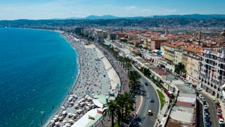 Promenade des Anglais desde el punto panorámico de la Colina del Castillo, Niza, Francia