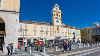 Plaza central Garibaldi, Parma, Italia